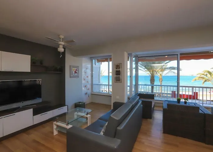 Differentflats Altair 아파트 살루